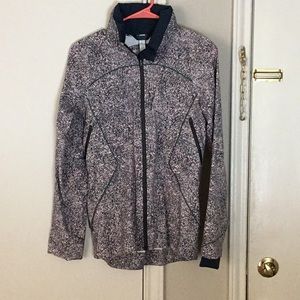 NWOT Lululemon Runaway pebble print rain jacket